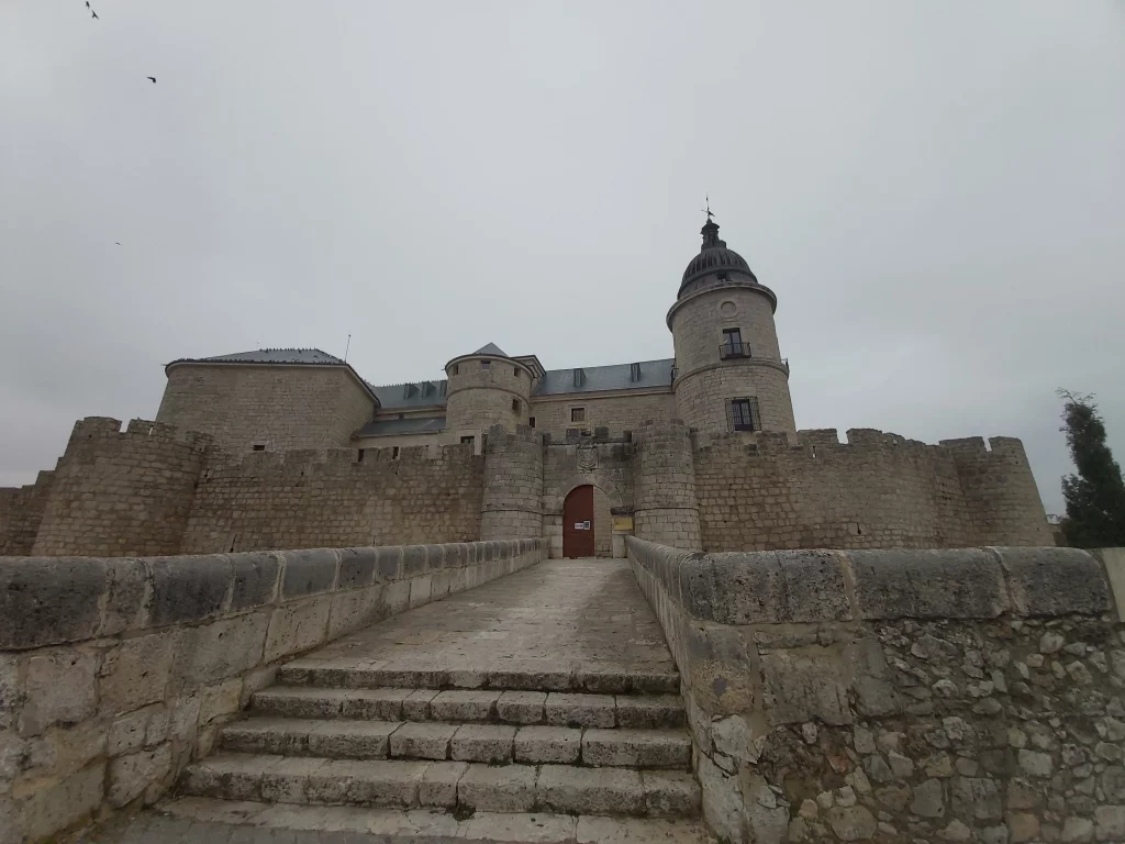 Exterior del castillo de Simancas, sede del archivo donde se conserva documentación histórica vinculada a Red Hugh O’Donnell.